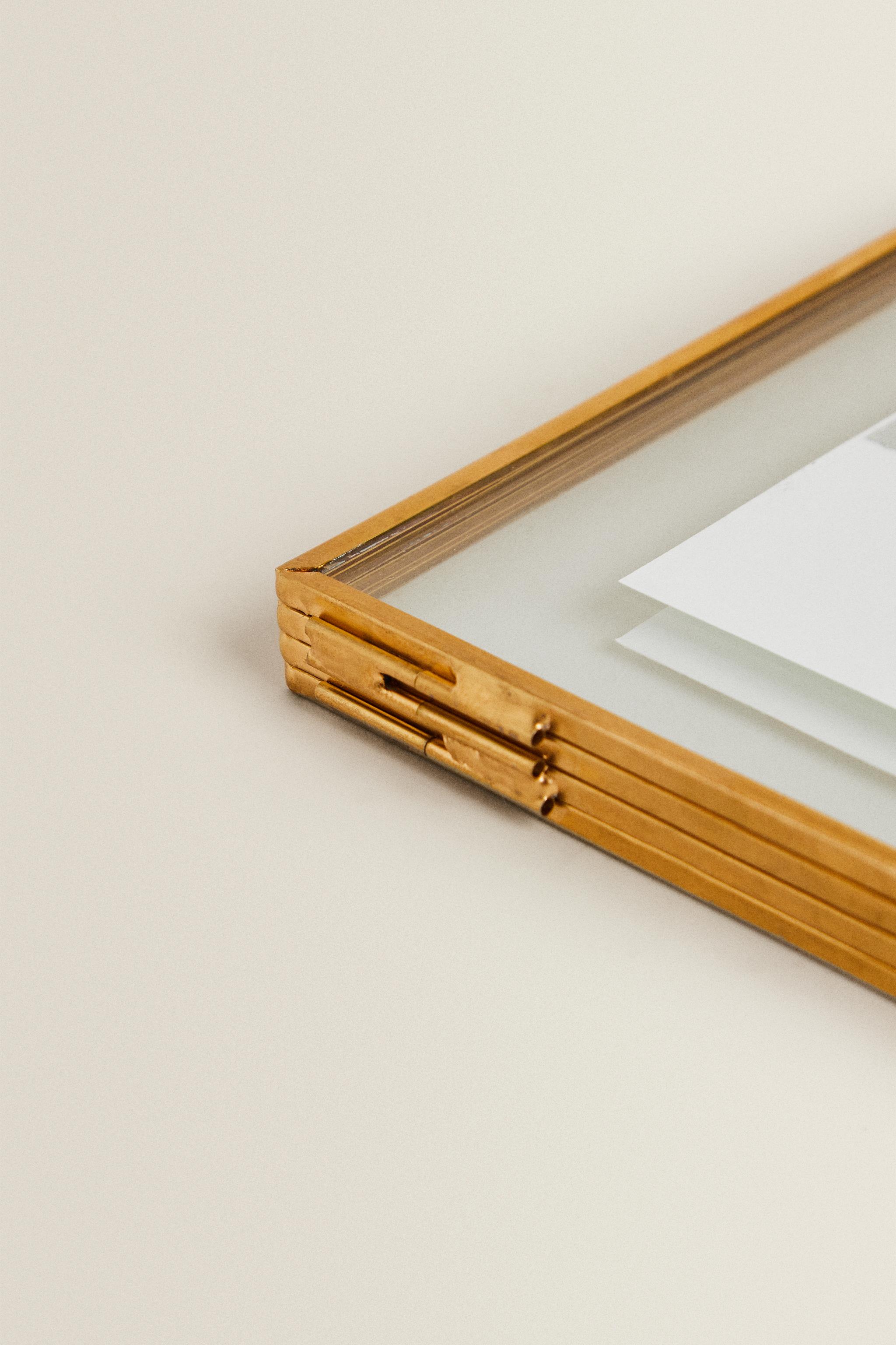 GOLDEN DOUBLE PICTURE FRAME